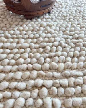 Fatima Bobble Wool Area Rug in White 2.5ft by 4ft