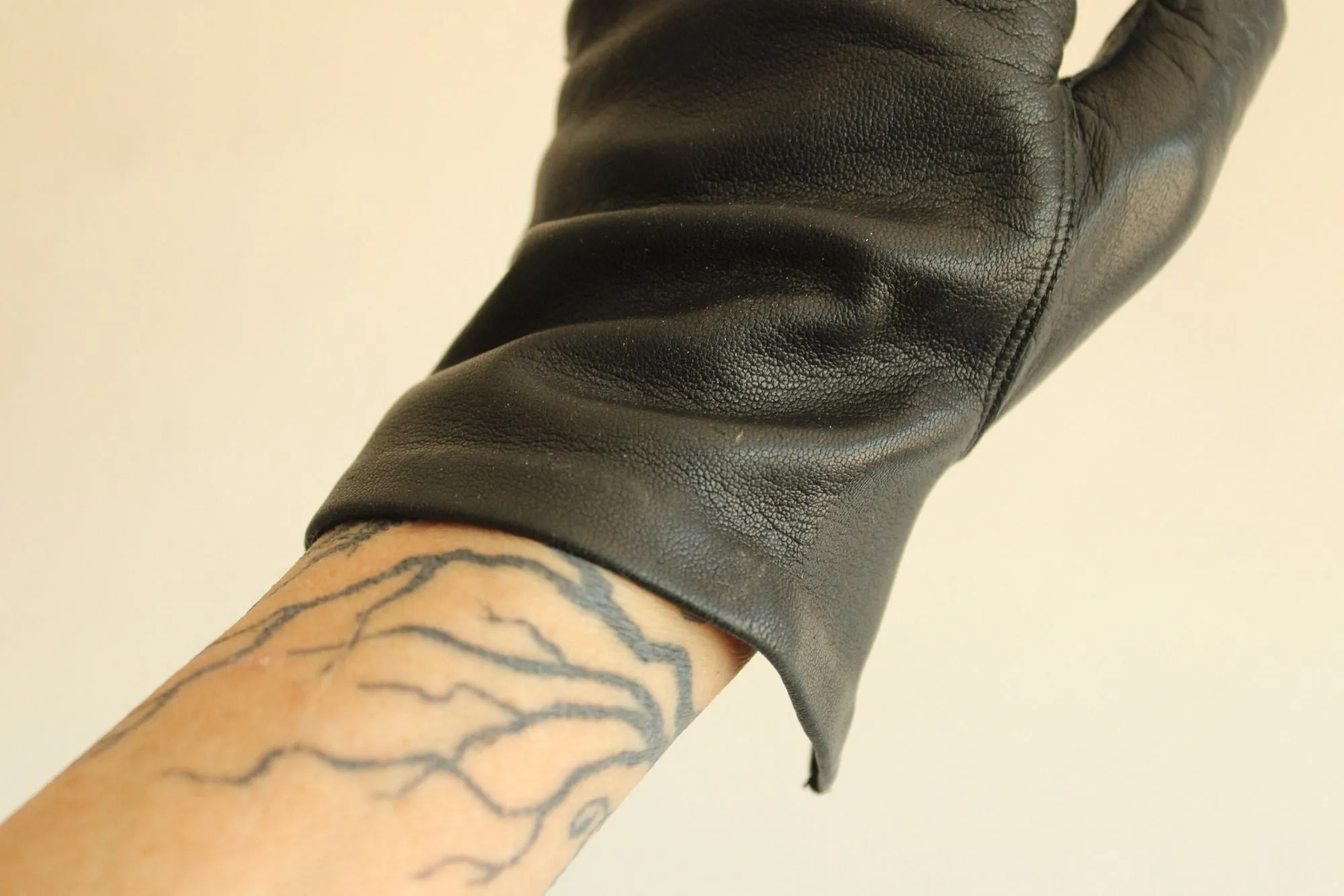 Vintage Size 8 Black Leather Wrist Length Gloves